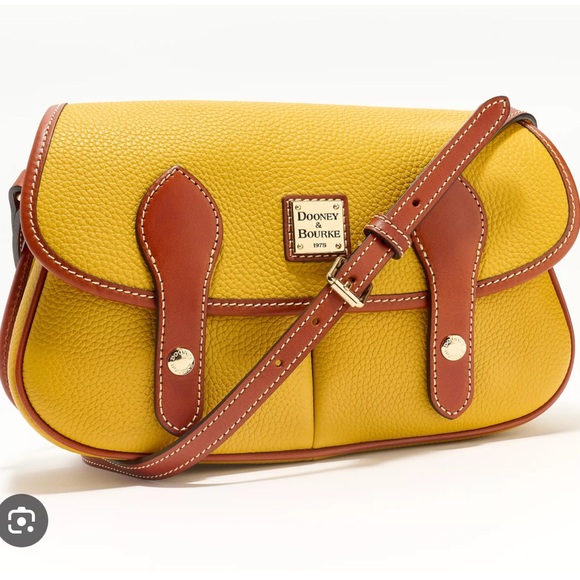 Dooney & Bourke Handbags - Dooney & Bourke Yellow “Ellie” shoulder Bag☀️